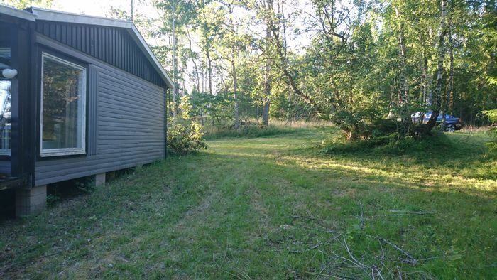 Hyr denna stuga i Nässjö på 45 m². 2-4 sängplatser. 2 000 - 3 000 kr per vecka. Se bilder och tillgänglighet här.