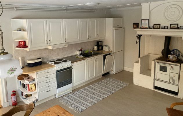 Hyr denna stuga i Eksjö på 55 m². 3-4 sängplatser. Från 4 800 kr per vecka. Se bilder och tillgänglighet här.
