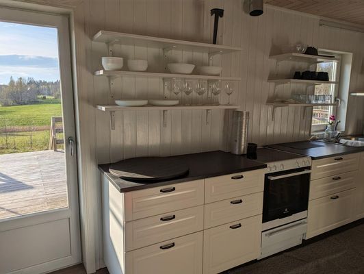 VILLA PÅ LANDET UTANFÖR HÄLLESTAD I ÖSTERGÖTLAND - Bild 7