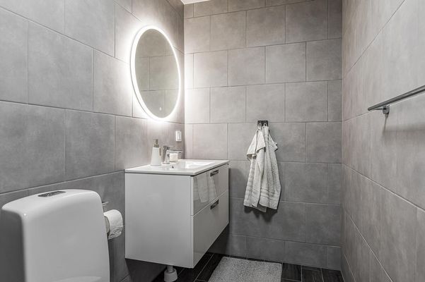 Modern stor & ljus villa - nära centrum - Bild 10