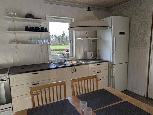 VILLA PÅ LANDET UTANFÖR HÄLLESTAD I ÖSTERGÖTLAND - Bild 9