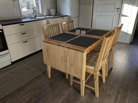VILLA PÅ LANDET UTANFÖR HÄLLESTAD I ÖSTERGÖTLAND - Bild 8