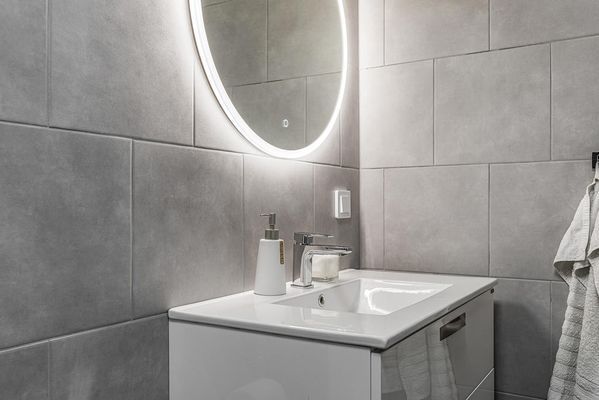 Modern stor & ljus villa - nära centrum - Bild 12