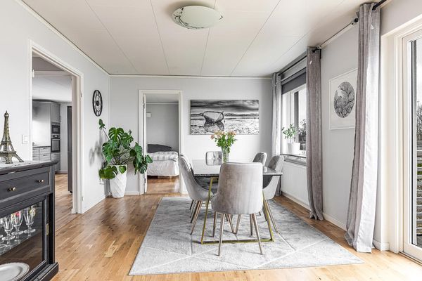 Modern stor & ljus villa - nära centrum - Bild 19