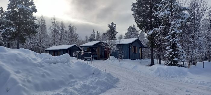 Hyr denna stuga i Funäsdalen på 44 m². 4-6 sängplatser. 5 000 - 7 000 kr per vecka. Se bilder och tillgänglighet här.
