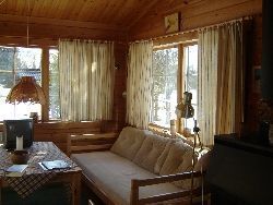 Hyr denna stuga i Handöl på 57 m². 6-8 sängplatser. 4 300 - 6 700 kr per vecka. Se bilder och tillgänglighet här.