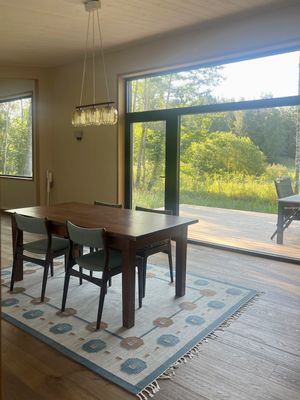 Hyr denna stuga i Norrtälje på 84 m². 4 sängplatser. Från 11 000 kr per vecka. Se bilder och tillgänglighet här.