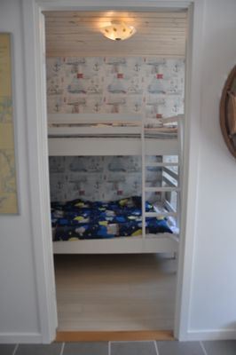 Nedre säng 120 cm och övre 90 cm (familjesäng)