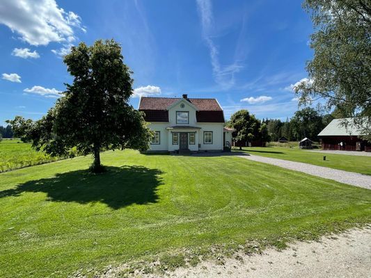 Familjevänligt semesterboende på landet!