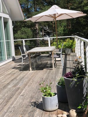 Terass framför huset