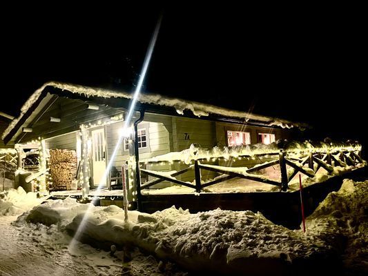 Genuine fjällstuga m öppenspis & bastu