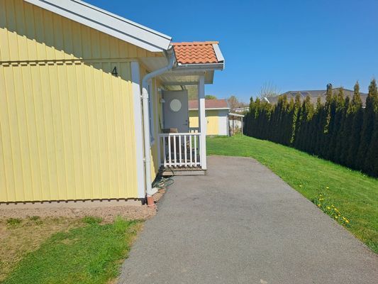 Stuga på sydkusten med närhet till fina bad