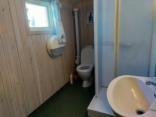 Bo vackert med utsikt över ån Hårkan - Bild 6