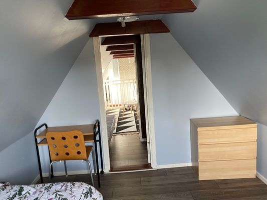 Hyr denna stuga i  på 115 m². 4 sängplatser. Pris ej tillgängligt. Se bilder och tillgänglighet här.