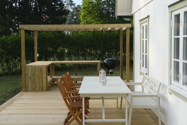 Altan med utemöbler