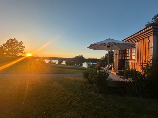 Topprenoverat med privat brygga på gård i Sörmland - Bild 37