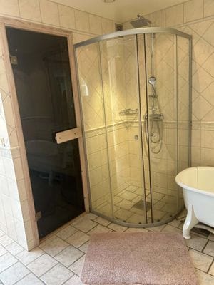 Stor Villa med Pool 15min från Stockholm - Bild 18