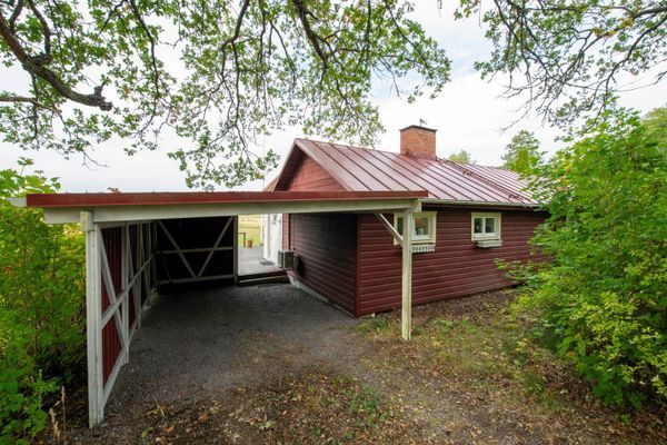 Sjötomt med privat brygga, roddbåt & solnedgång - Bild 11