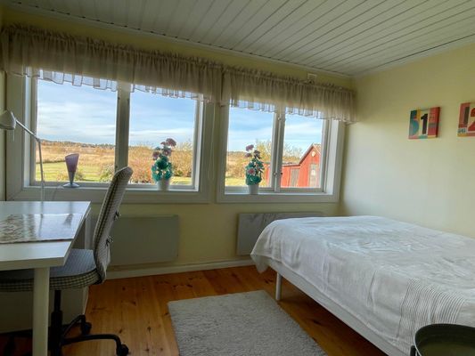 Sjötomt med privat brygga, roddbåt & solnedgång - Bild 15