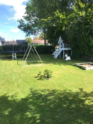 Hyr denna stuga i Lärbro på 140 m². 10 sängplatser. 9 500 - 14 500 kr per vecka. Se bilder och tillgänglighet här.