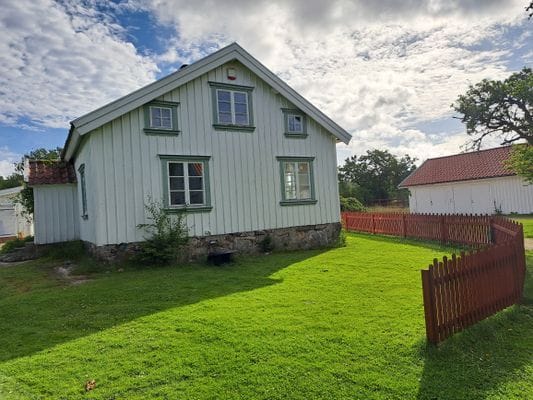 Charmig drängstuga från 1880 på hästgård - Orust - Bild 14
