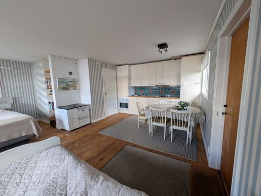 Hus med egen brygga, bastu och sandstrand. - Bild 31