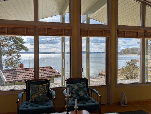 Hus med egen brygga, bastu och sandstrand. - Bild 24