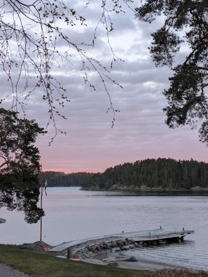 Hus med egen brygga, bastu och sandstrand. - Bild 14