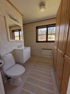 Hus med egen brygga, bastu och sandstrand. - Bild 33