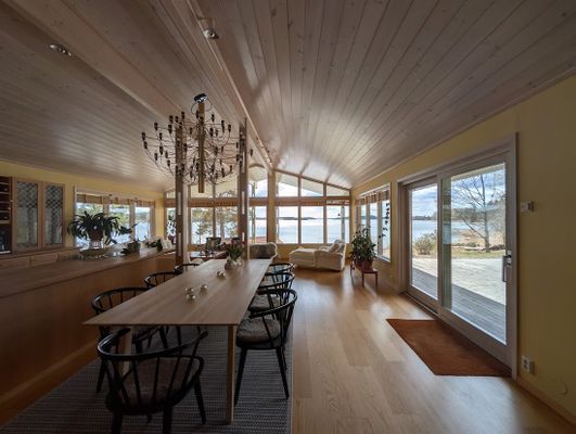 Hus med egen brygga, bastu och sandstrand. - Bild 20