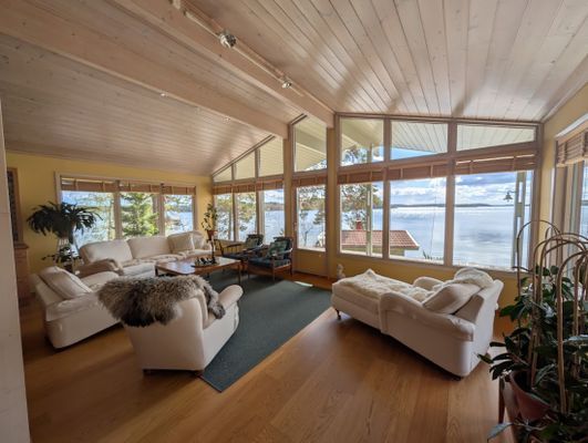 Hus med egen brygga, bastu och sandstrand. - Bild 21