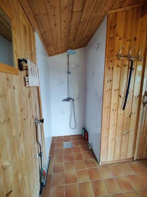 Hus med egen brygga, bastu och sandstrand. - Bild 35