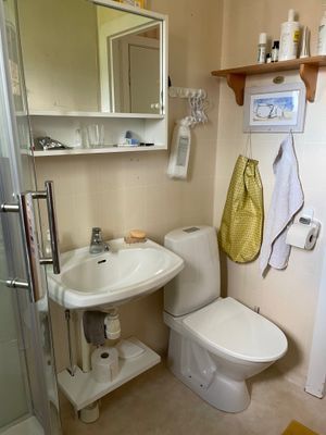 Hus i centrala Jokkmokk, med utsikt mot solnedgång - Bild 14