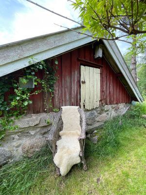 Charmigt torp på Tjörn med badtunna - Bild 8