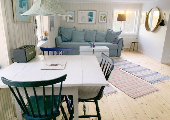 Charmigt torp | Vacker bondgård, nära sjön med båt - Bild 11