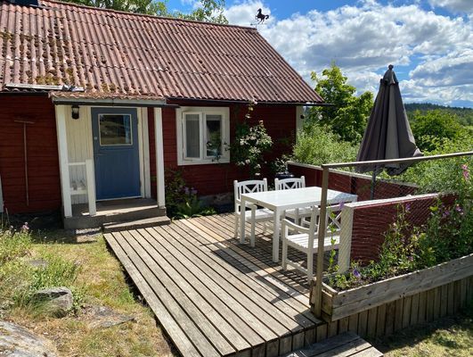 Charmigt torp | Vacker bondgård, nära sjön med båt - Bild 8