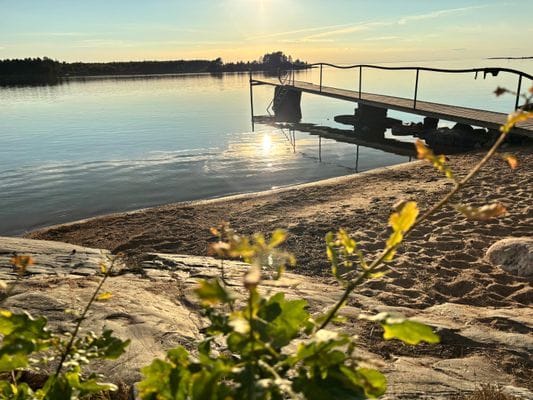 Mysigt hus i kyrkby nära Vänern - Bild 67