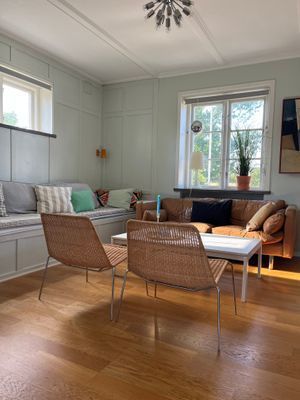 Byhus för många med stor trädgård nära Sankt Olof