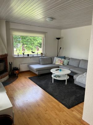 Hyr denna stuga i Sölvesborg på 70 m². 6 sängplatser. Från 9 500 kr per vecka. Se bilder och tillgänglighet här.