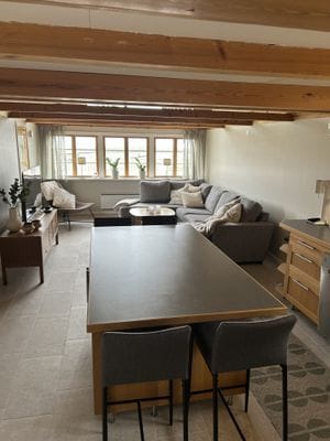 Hus med havsutsikt uthyres i Byxelkrok