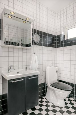 Villa med pool och havsutsikt. Gotland N Fårösund - Bild 11