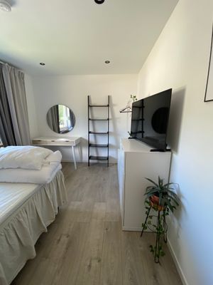 Stor villa med centralt avskilt läge i Borgholm - Bild 18