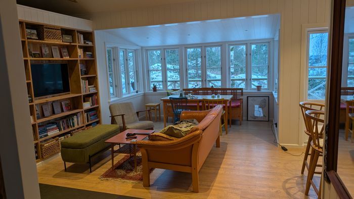 Modernt hus med sol hela dagen & nära salta bad - Bild 14