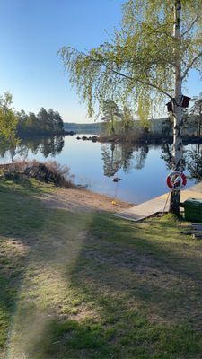 Egen strand och välutrustad stuga i avskiljt läge - Bild 11