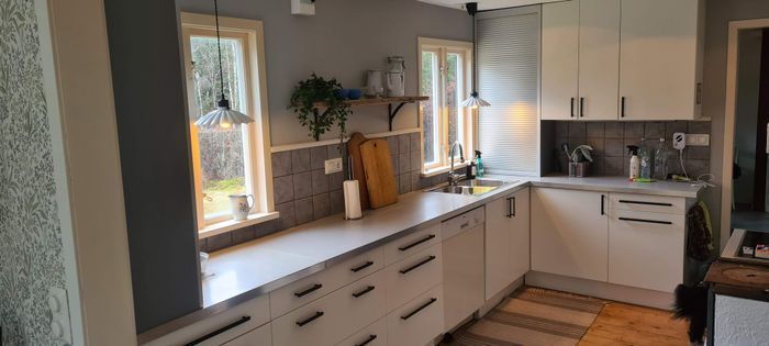 Stort lantligt hus vid skog, sjö och badstrand - Bild 15