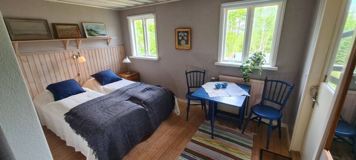 Stort lantligt hus vid skog, sjö och badstrand - Bild 27