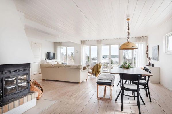 Mysig stuga med havsutsikt och avskilt läge