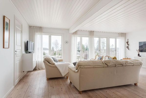 Mysig stuga med havsutsikt och avskilt läge - Bild 11