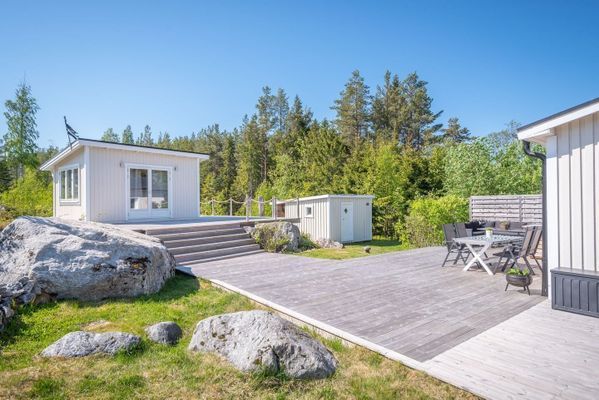 Bild 4 på Mysig stuga med havsutsikt och avskilt läge