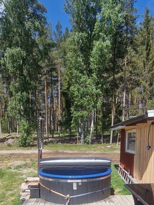 Vedeldad jacuzzi i separat byggnad